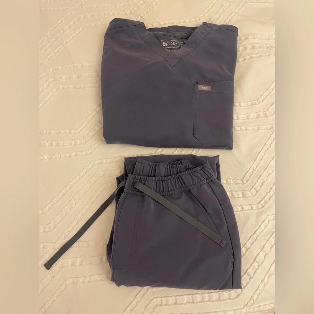 Men’s FIGS scrub set size S - LIMITED EDITION Space Navy - Picture 2 of 7